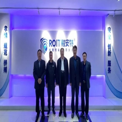 野草詩社社長李殿仁中將蒞臨融安特股份開展調研工作